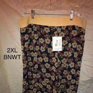 LULAROE MADISON (?) -NWT 2XL NAVY FLORAL